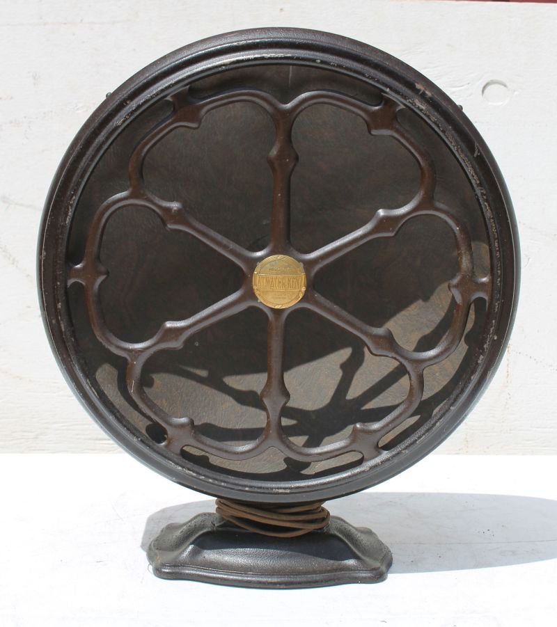 Atwater Kent Speaker - 18 1/2" tall x 16" wide (1 of 3)