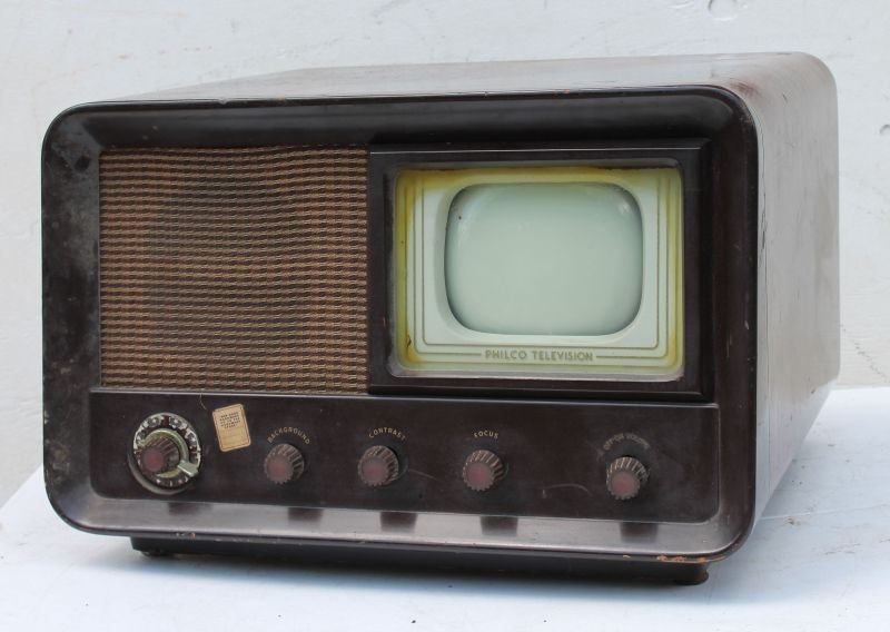 Philco Television Bakelite Trim & Bakelite Knobs 14" (1 of 3)