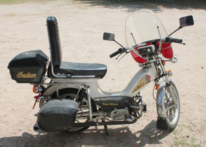Indian motorcycle/moped ca 1982 - 4 stroke (1 of 7)