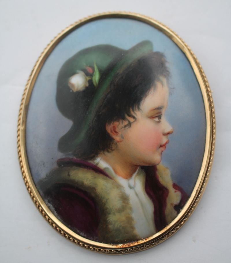 Very good quality19thC portrait on porcelain mounted in: Very good quality19thC portrait on porcelain mounted in unmarked 14k gold frame - possibly KPM