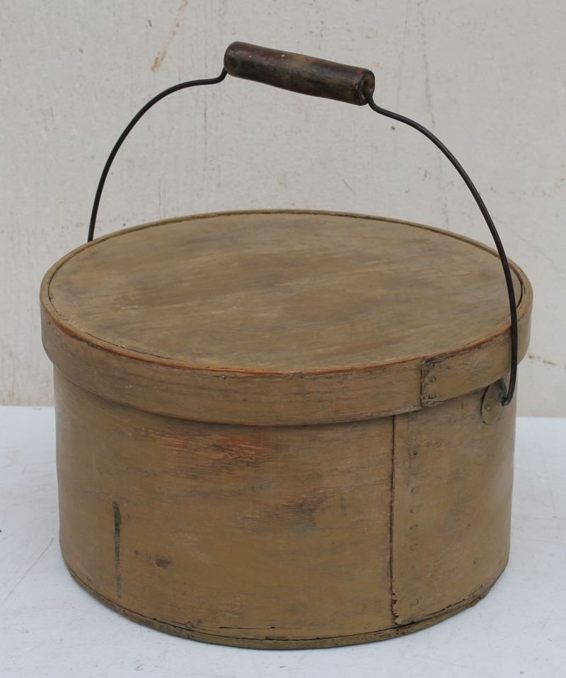 ca 2nd Q 19thC fine large New England pantry box w bail (1 of 2)