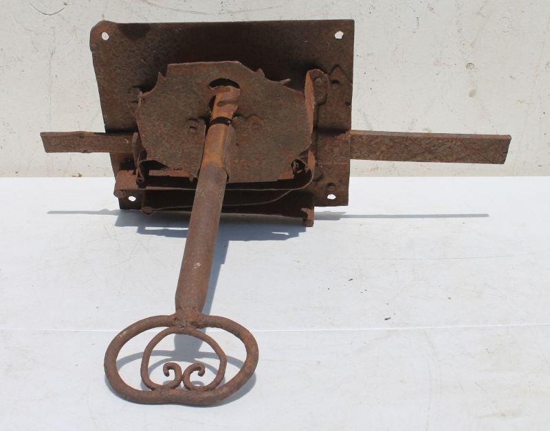 very large massive hand made iron lock w key - 16" long (1 of 7)