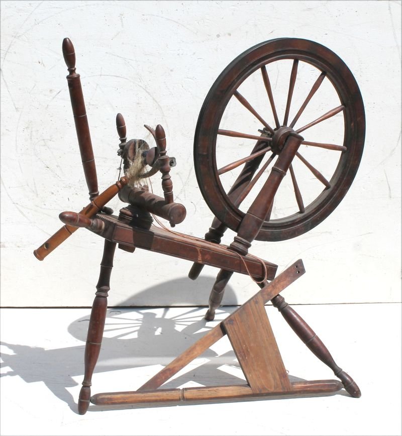 American ca 1750 spinning wheel in good & complete orig (1 of 2)
