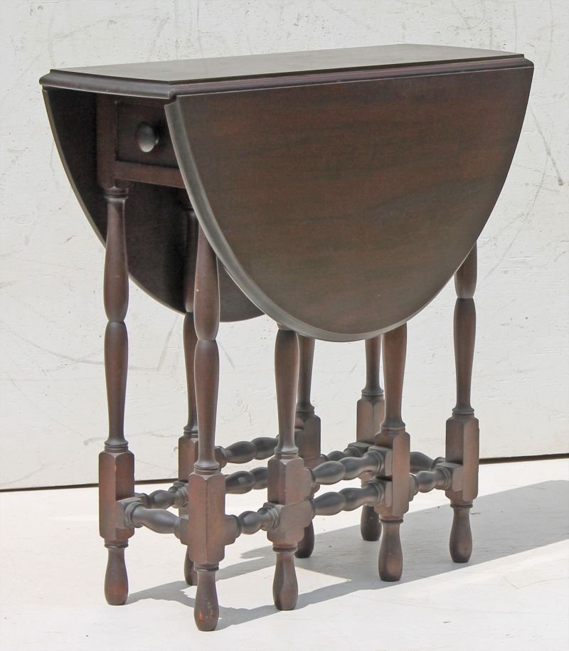 mid 20thC diminutive 1 drawer mahog gateleg table - 28" (1 of 2)