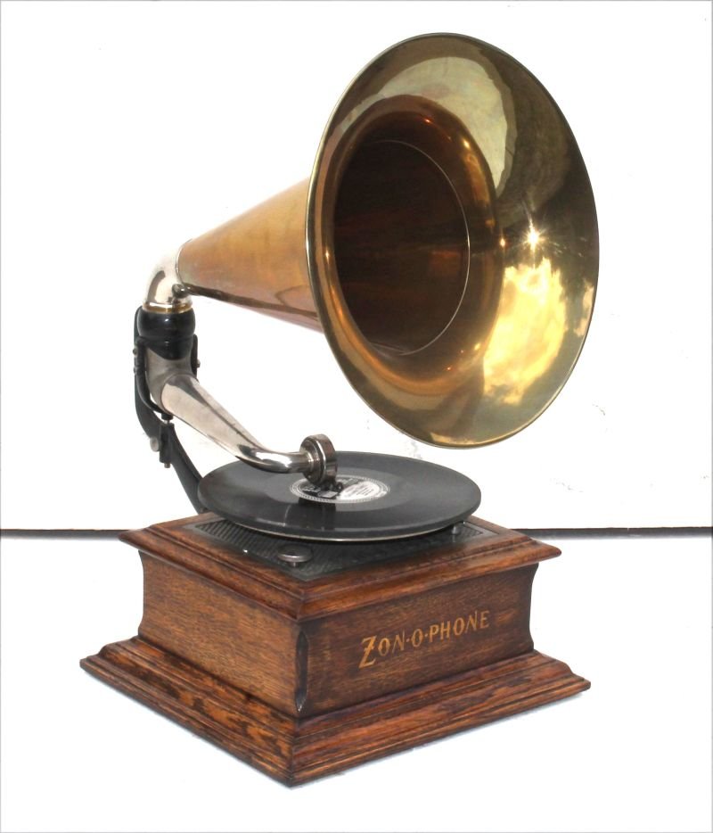 antique oak Zonophone record player w wonderful horn: antique oak Zonophone record player w wonderful horn - missing crank handle