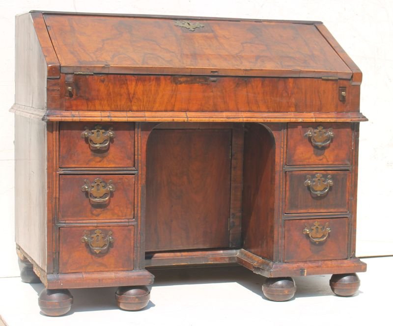 Rare very early ca 1680 Wm & Mary orig ball foot mahog (1 of 8)