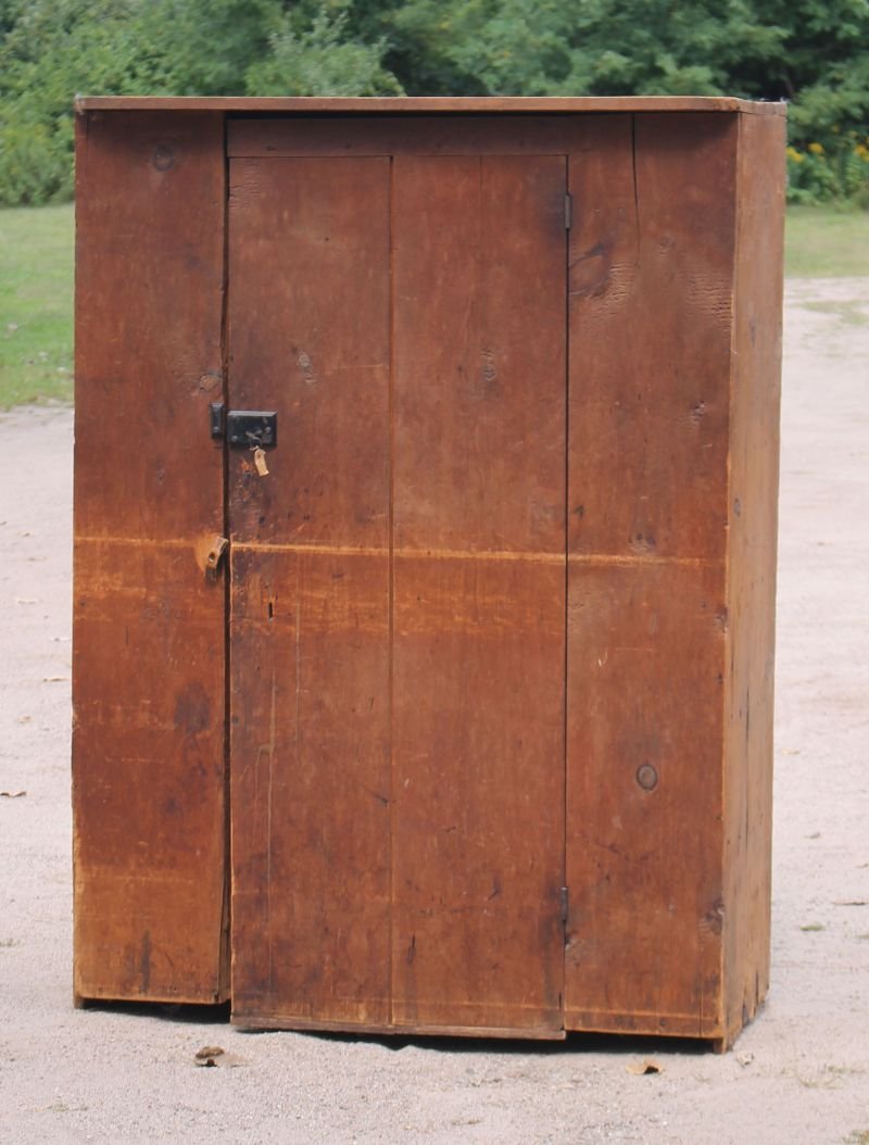 primitive pine cupboard w multiple fixed shelves (1 of 2)