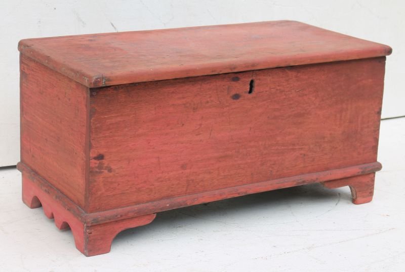 diminutive possibly child's size lift top bracket base (1 of 3)