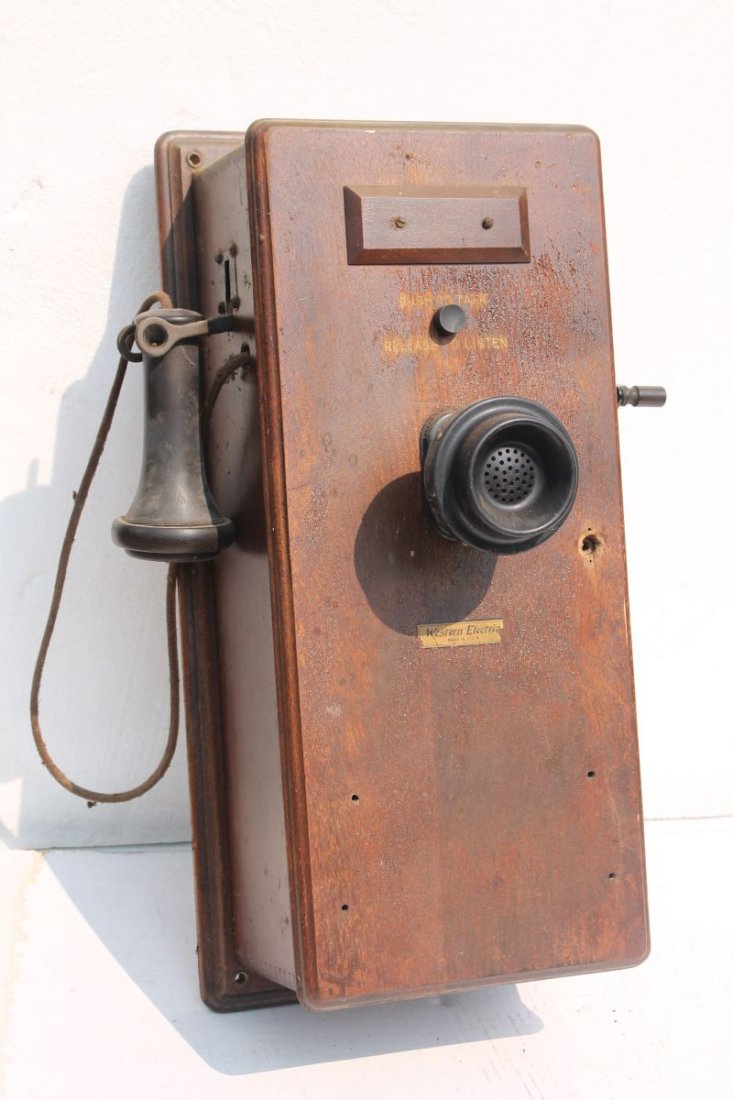 antique Western Electric wall hanging telephone w crank (1 of 5)