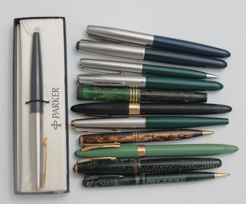 lot of approx 12 semi-antique Parker pens incl (1 of 2)