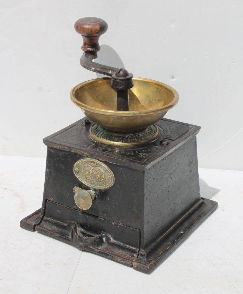 Antique T&C Clark & Co iron & brass coffee mill - 8" (1 of 4)