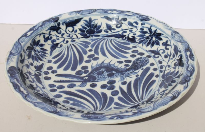 large Chinese blue & white porcelain platter w Chinese (1 of 5)