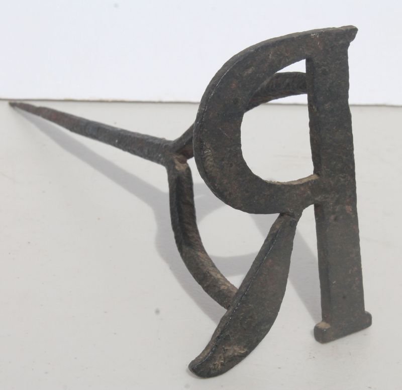 Rare wrought iron letter "R" slave brander for runaways (1 of 2)