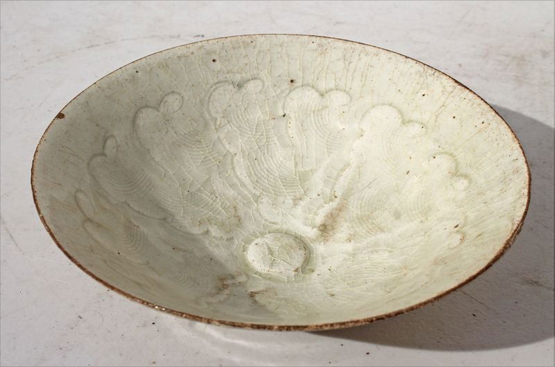 Ca mid 13thC Song Dynasty Chinese porcelain clouds (1 of 4)