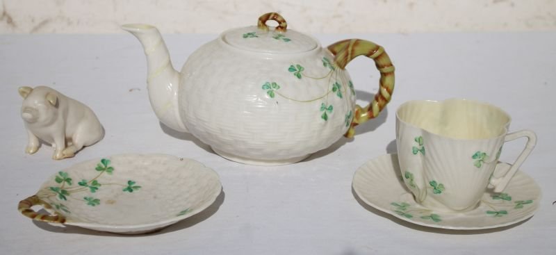 Lot of 4 pcs of Irish Belleek incl figural pig, (1 of 1)