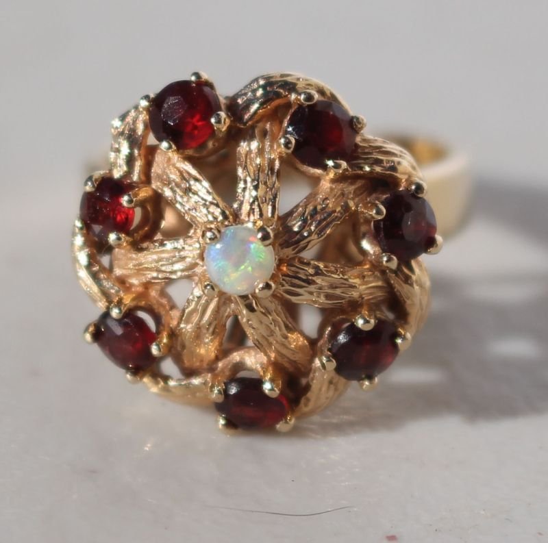 Very pretty 14k gold cocktail ring w center opal (1 of 1)