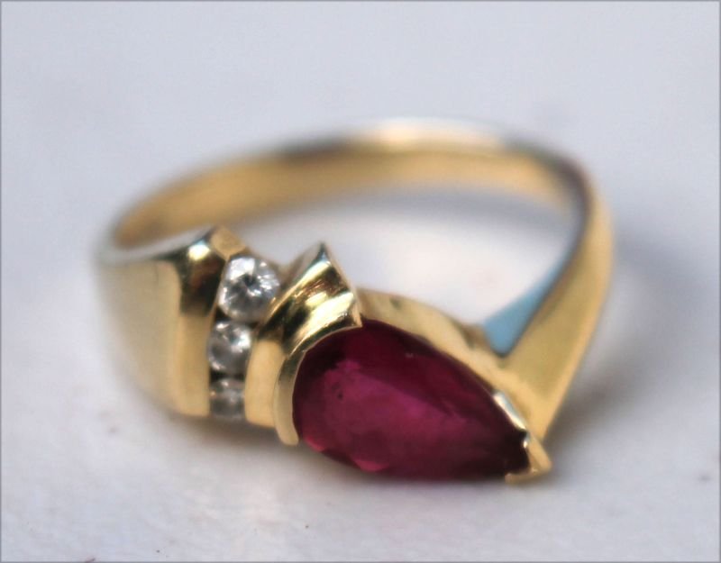 Beautiful 14k gold ring w pear shaped pink tourmaline & (1 of 1)
