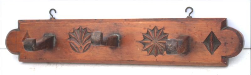 late 19thC PA wonderful carved pine small peg rack in (1 of 2)