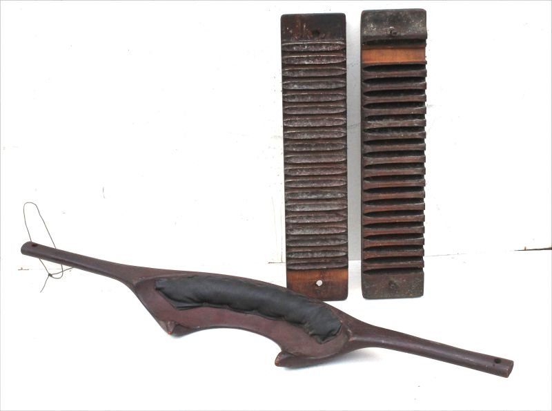 lot of 2 treen items incl water carrying yolk in red (1 of 2)