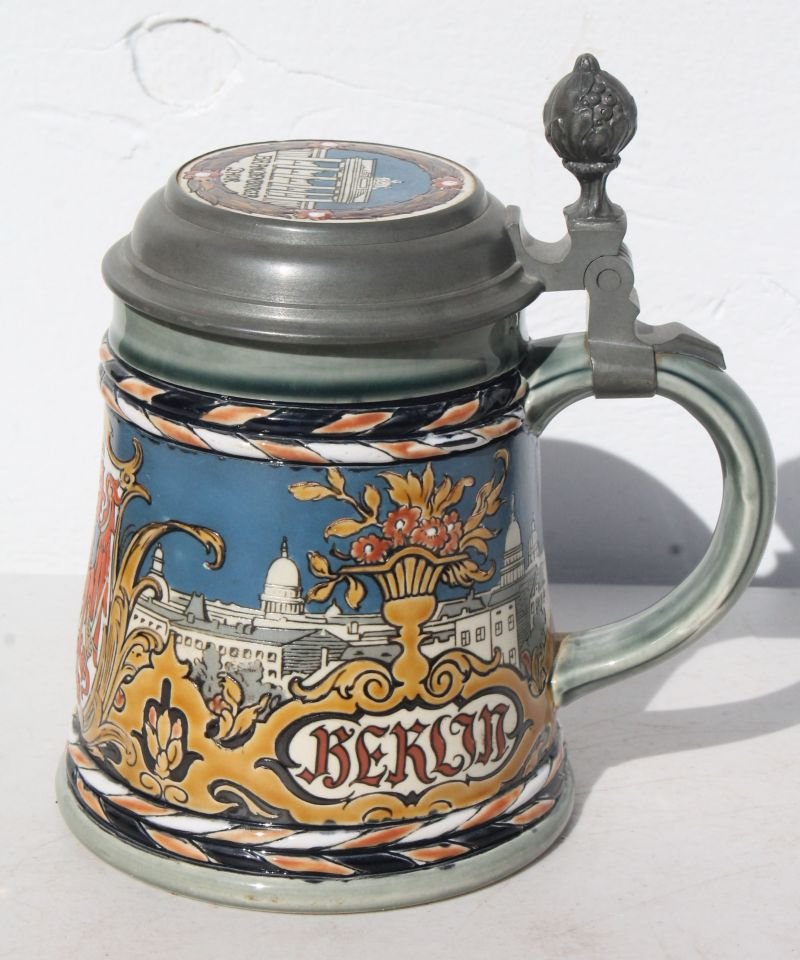 Fine Mettlach #2024 1/2L "Berlin" stein - 7" tall (1 of 3)
