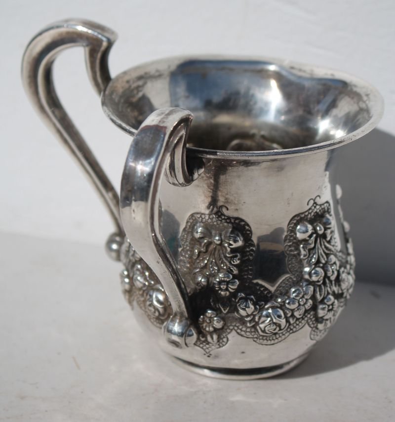 maker sgnd Hadad sterling silver Judaic 2 handled &: maker sgnd Hadad sterling silver Judaic 2 handled & repousee dec wash cup - 4 1/2" tall - weighs approx 7.7ozt