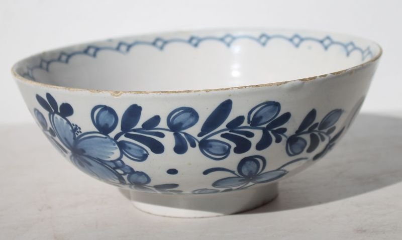 18thC Delft bowl - 3 1/2" tall x 9" diam (1 of 4)