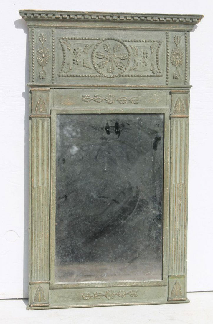 fine Federal period ca 1800-1820 New England carved & (1 of 3)