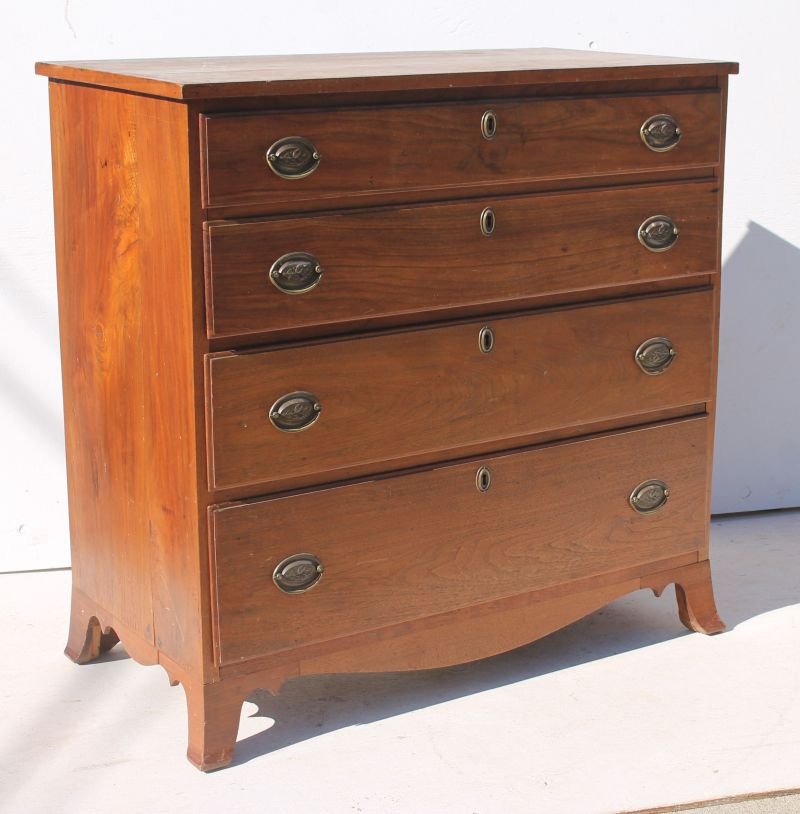 ca 1780 Philadelphia carved walnut 4 dr graduated chest (1 of 2)