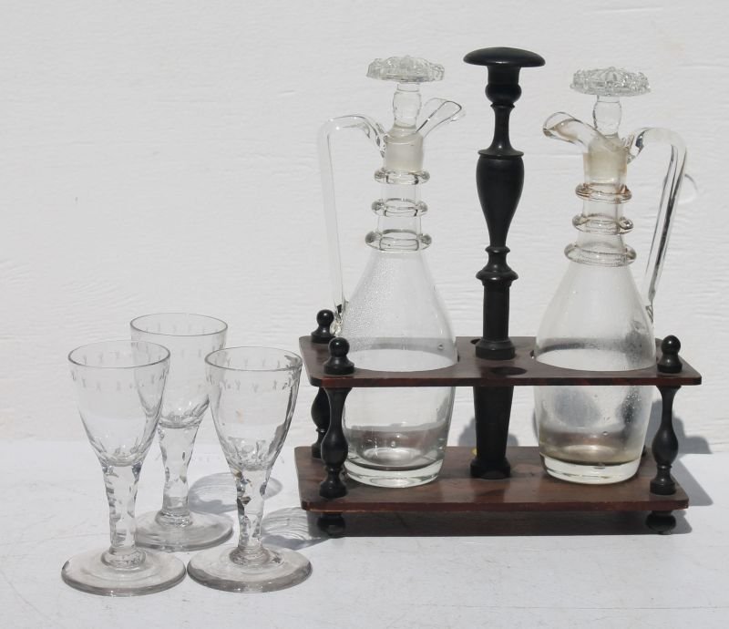 antique decanter set w glasses (1 of 2)
