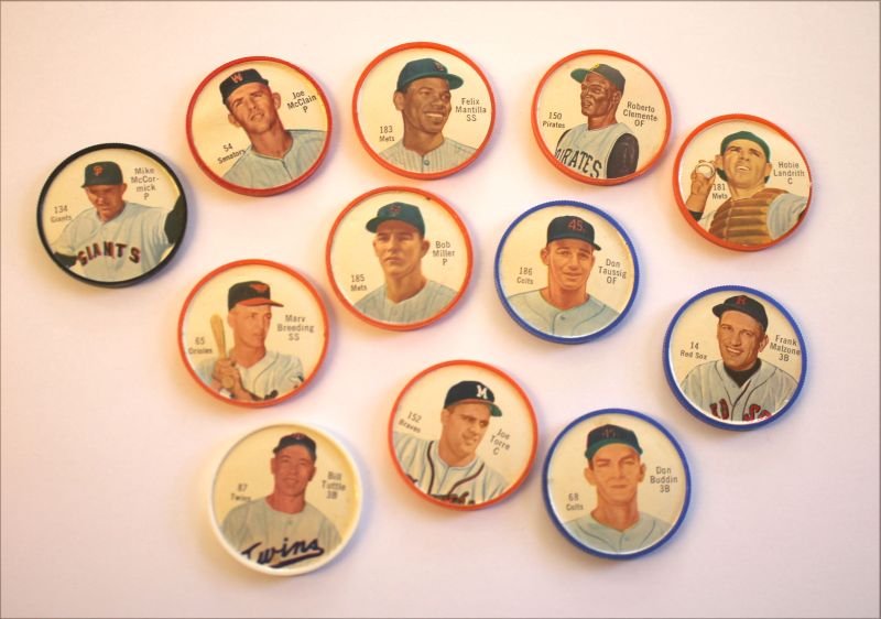 lot of 12 Salada Tea 1962 plastic baseball coins (1 of 2)