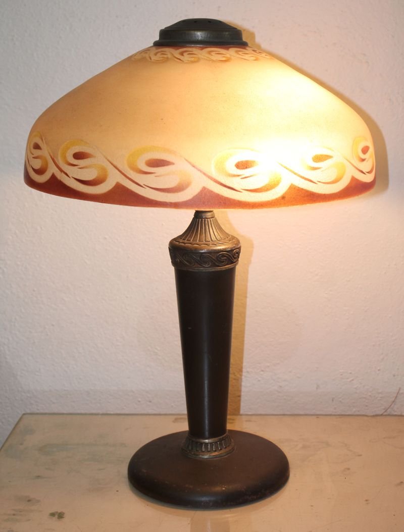 Antique attrib Pittsburg table lamp w obverse ptd 14" (1 of 2)