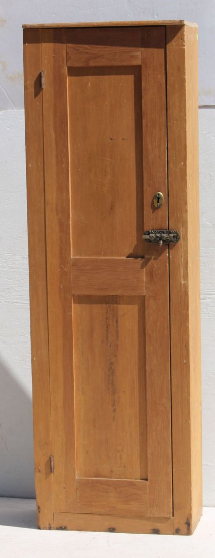 Rare form New England pine ca 1820 tall & narrow (1 of 3)