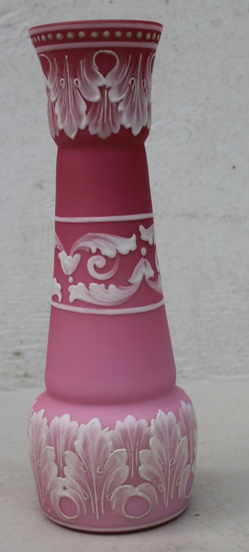 Beautiful Victorian era peachblow type case glass vase (1 of 5)