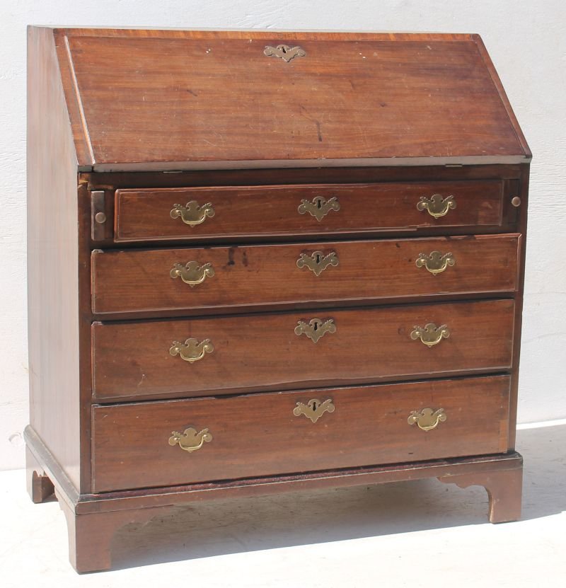 very early ca 1710-1730 MA mahog & pine bracket base (1 of 4)