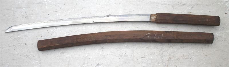 18thC Samurai sword in scabbard - 24 1/2" cutting edge (1 of 4)
