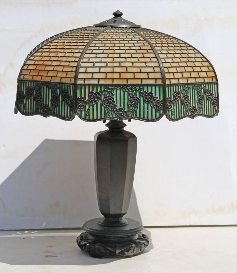 sgnd Handel 8 panel (19 1/4" shade) overlay table lamp (1 of 7)