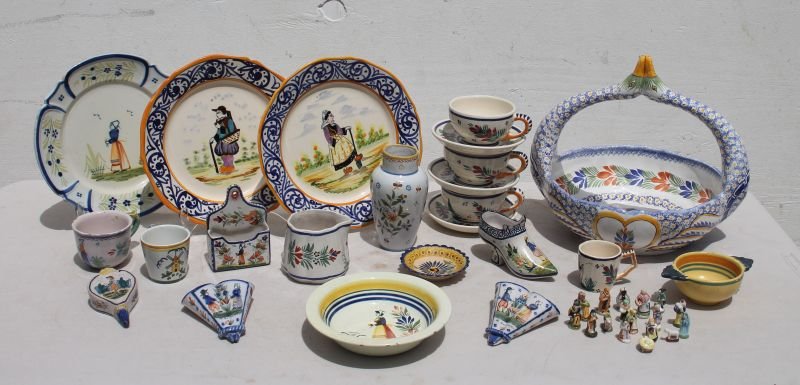 22 pcs of Quimper pottery plus a 17pc, each approx 1 (1 of 5)