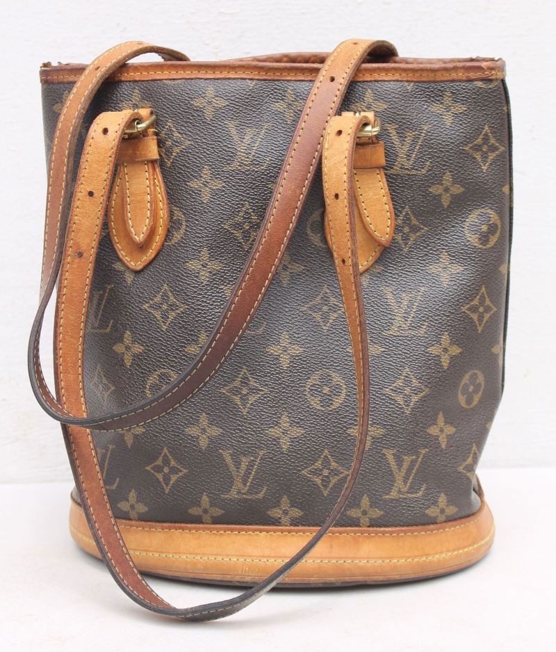 louis vuitton oval handbag
