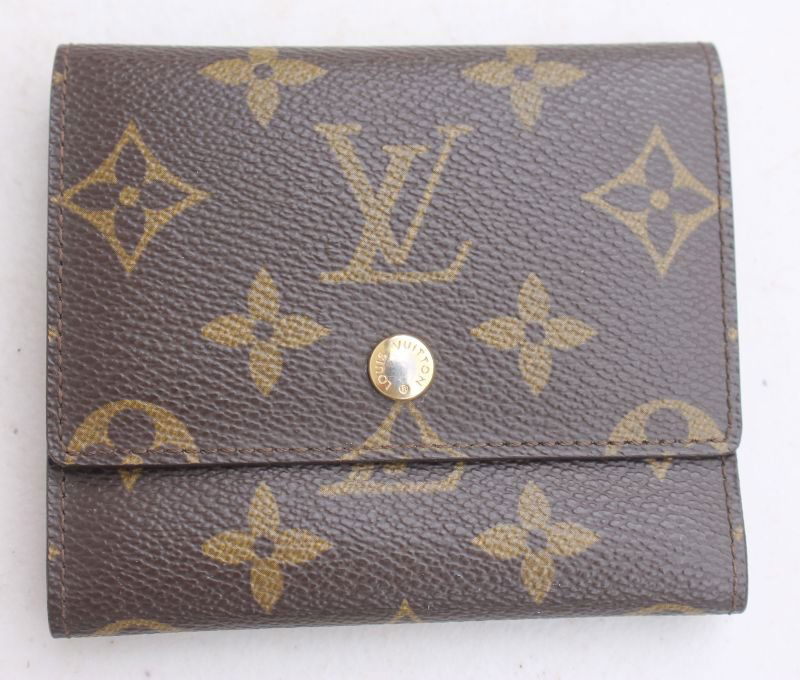 vintage authentic Louis Vuitton wallet (1 of 3)