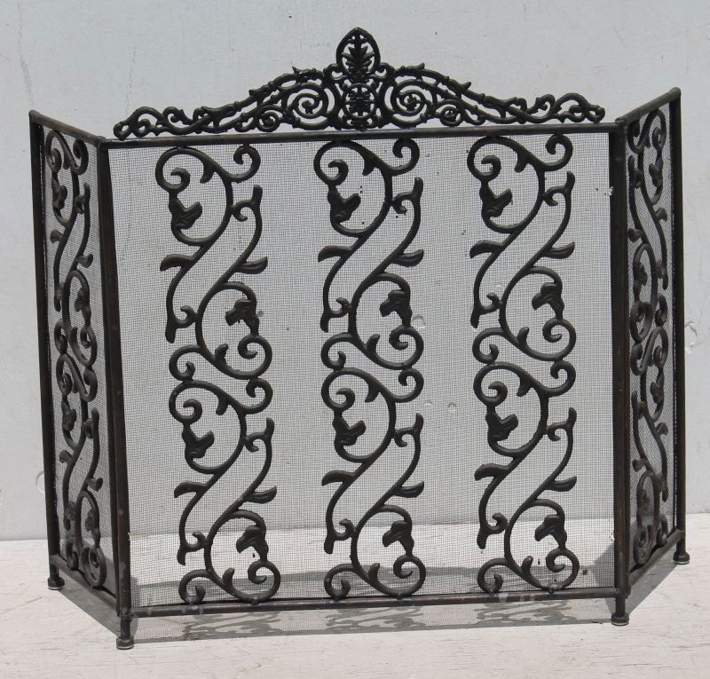 Mid 20thC iron & mesh trifold fireplace screen - 31" (1 of 2)