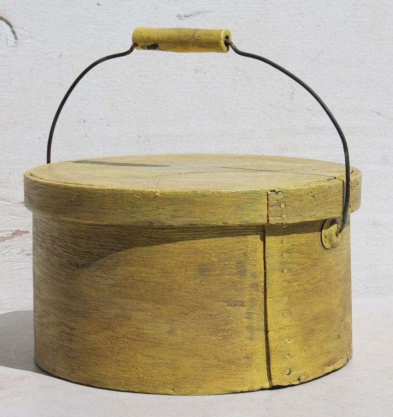 large 19thC New England 11 1/2" round swing handled (1 of 3)