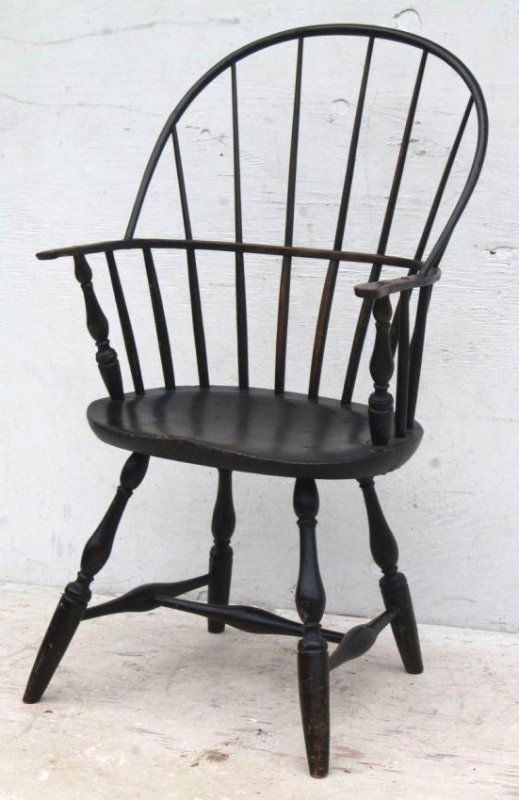 Fine form ca 1780 New England vase & ring turned (1 of 2)