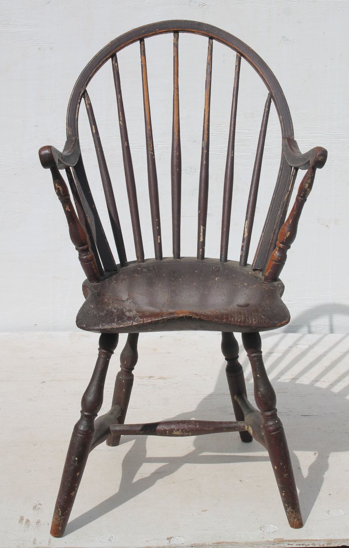 Very desirable form Eastern CT ca 1790 tenon arm ladies: Very desirable form Eastern CT ca 1790 tenon arm ladies Windsor chair in untouched old grungy paint w bulbous turnings