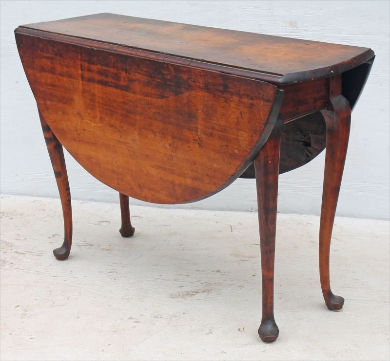 Fine QA period ca 1740 MA dropleaf table on cabriole (1 of 2)