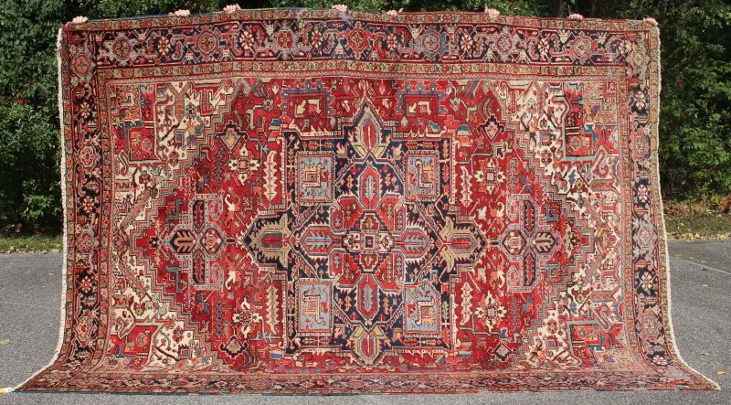 8'11"x12'3" antique Heriz Oriental rm size rug (1 of 8)