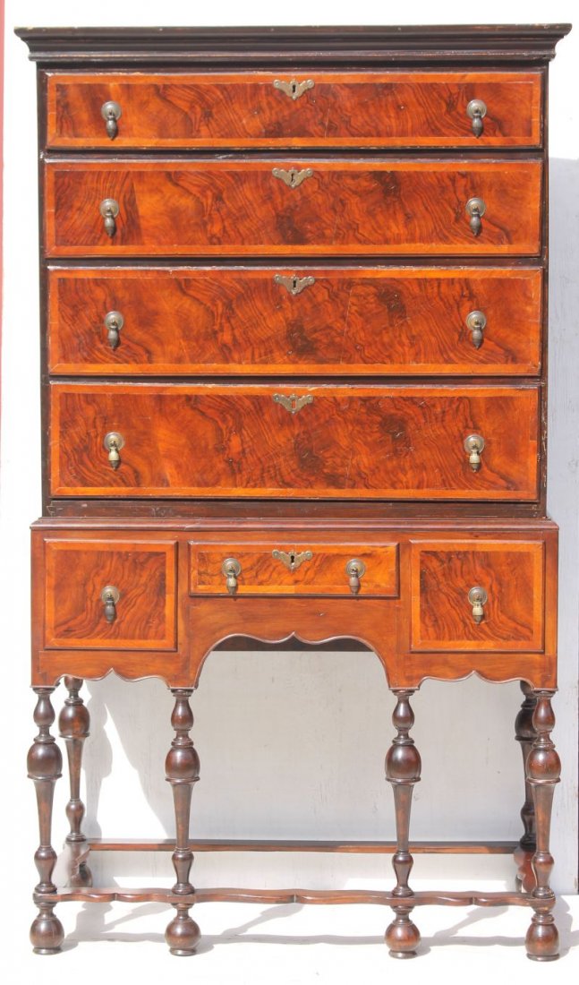 Period Wm & Mary ca 1720-1740 walnut veneer New England (1 of 2)