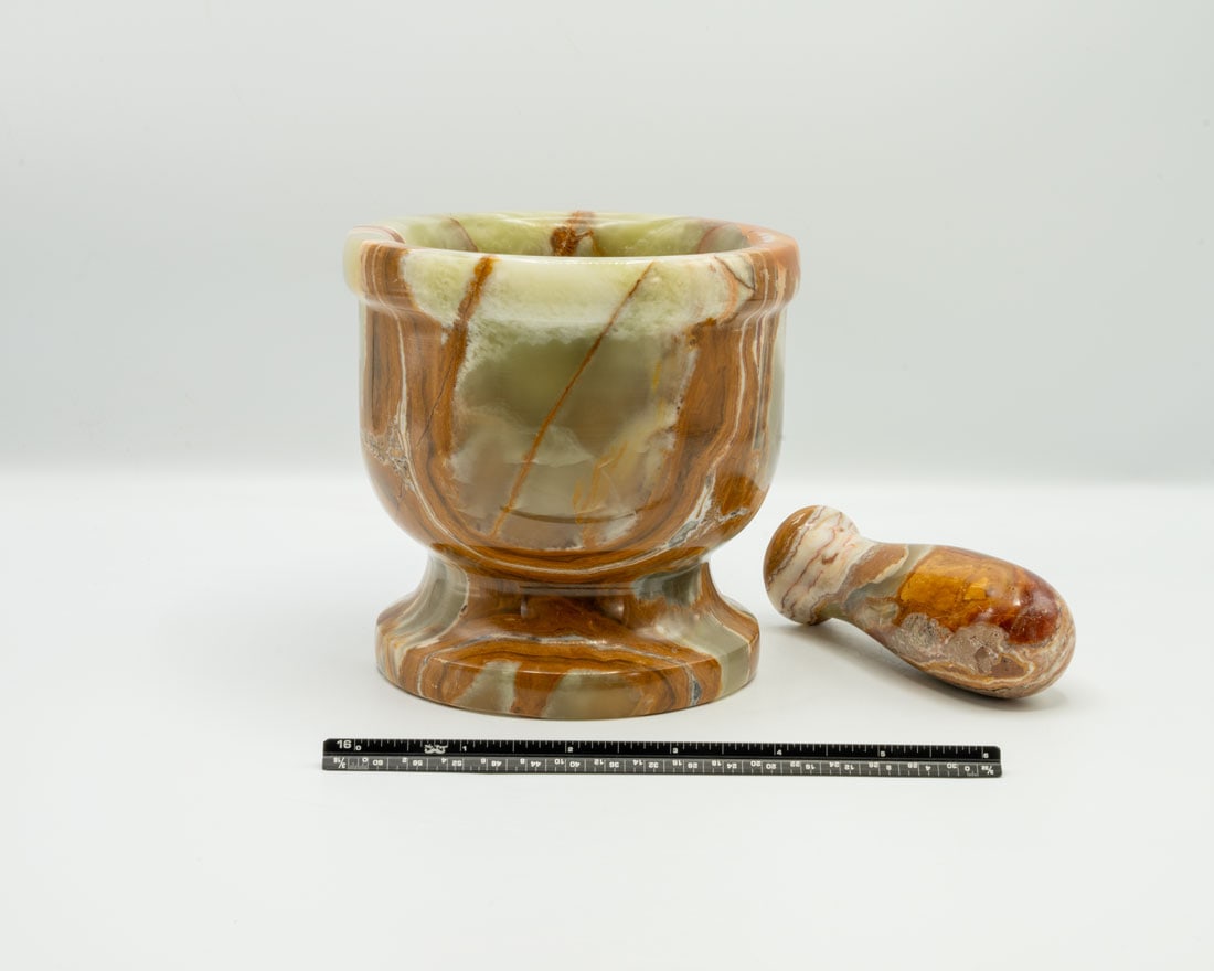 Pakistani Onyx Mortar and Pestle: Pakistani onyx mortar and pestle. 4.1 pounds.