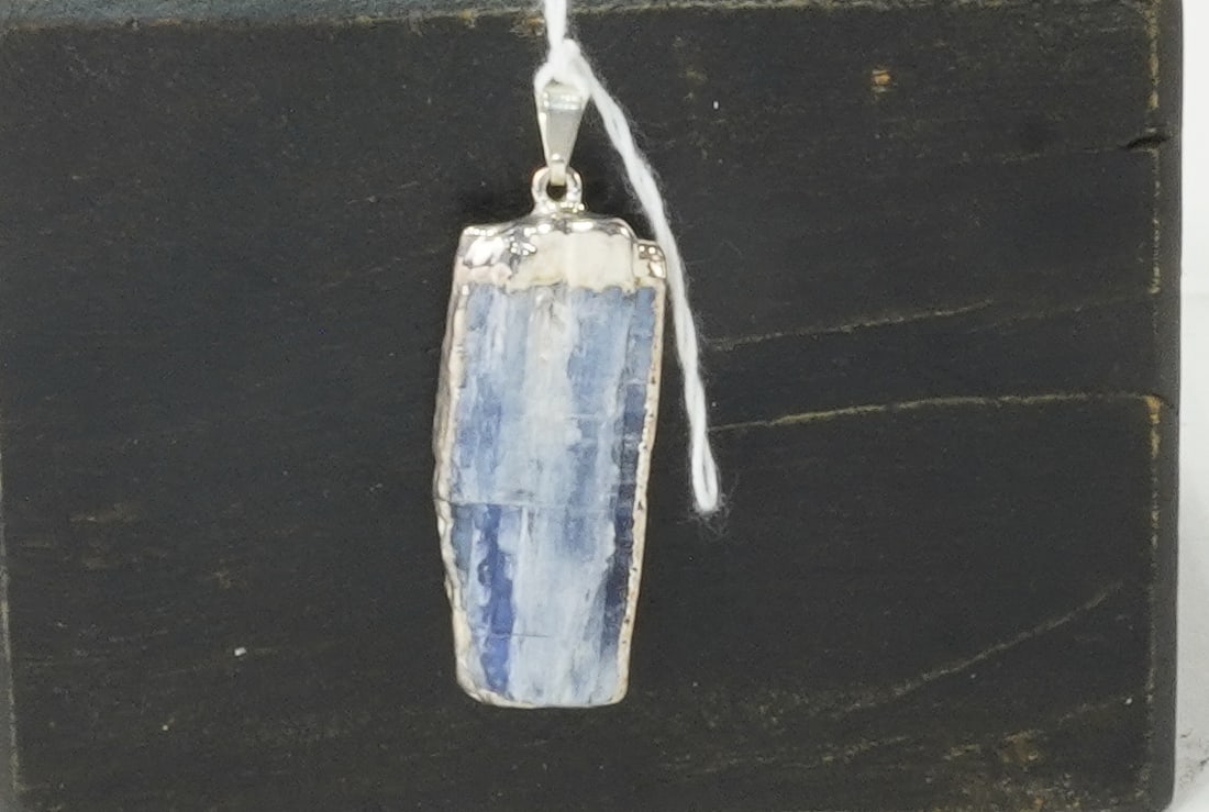Blue Kyanite Pendant: Blue kyanite pendant.