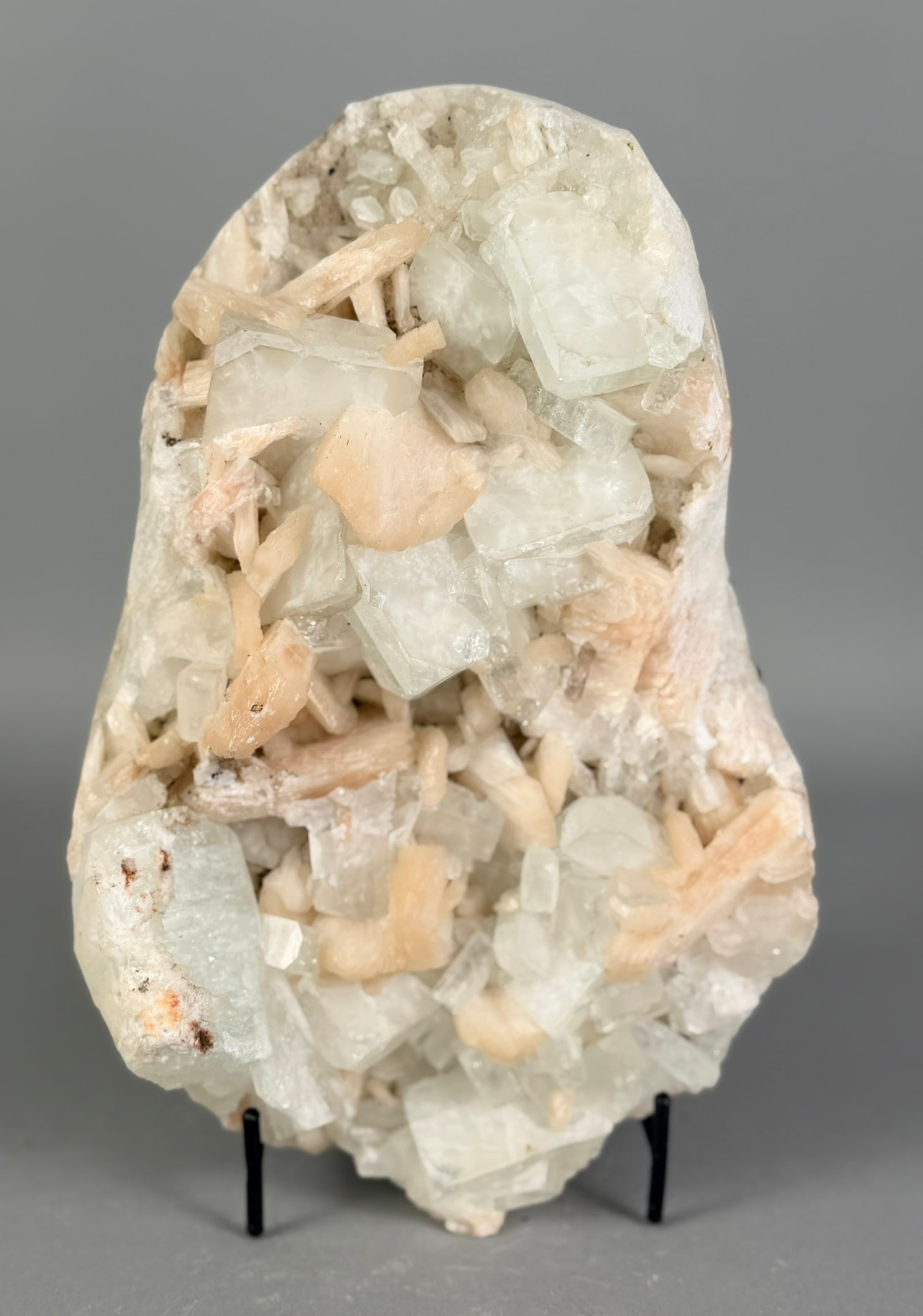 Stilbite and Green Apophyllite Formation (1 of 7)