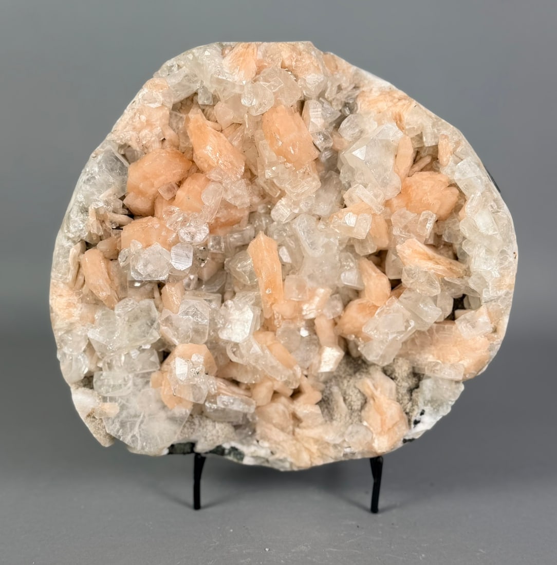 Stilbite and Apophyllite Formation (1 of 6)